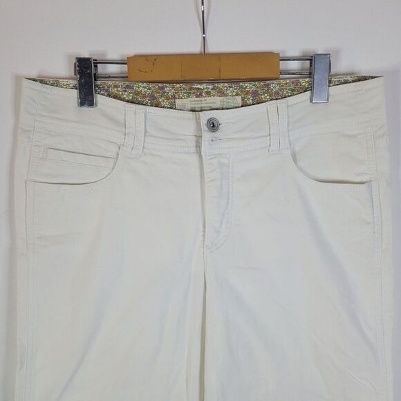 Denver Hayes White Capri Trousers - Picture 2 of 13